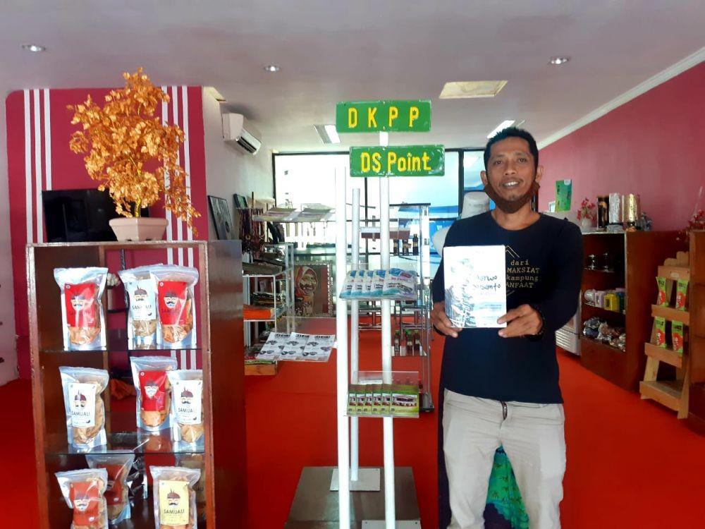 Jatuh Bangun Mengeruk Nafkah di Eks Distrik Lampu Merah Surabaya