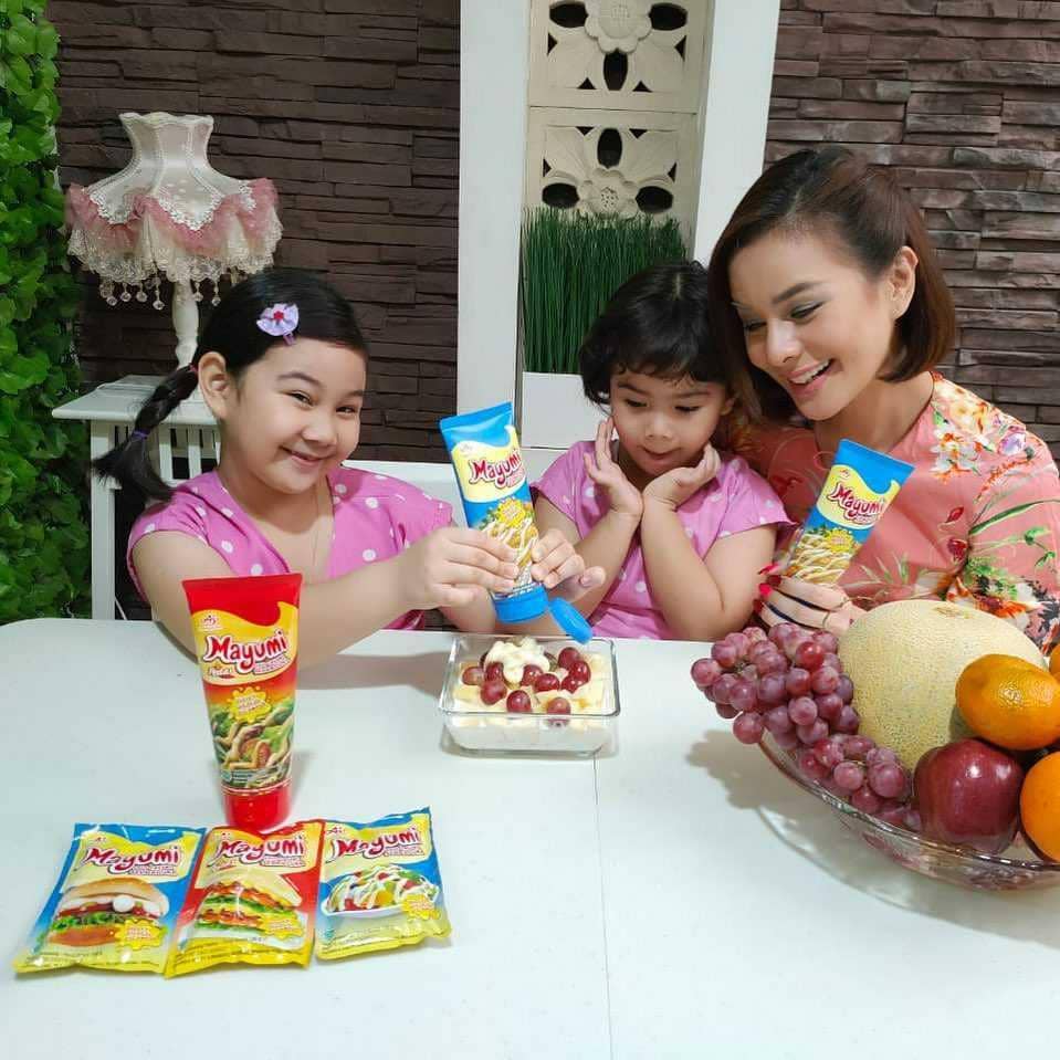 instagram.com/astridtiar127