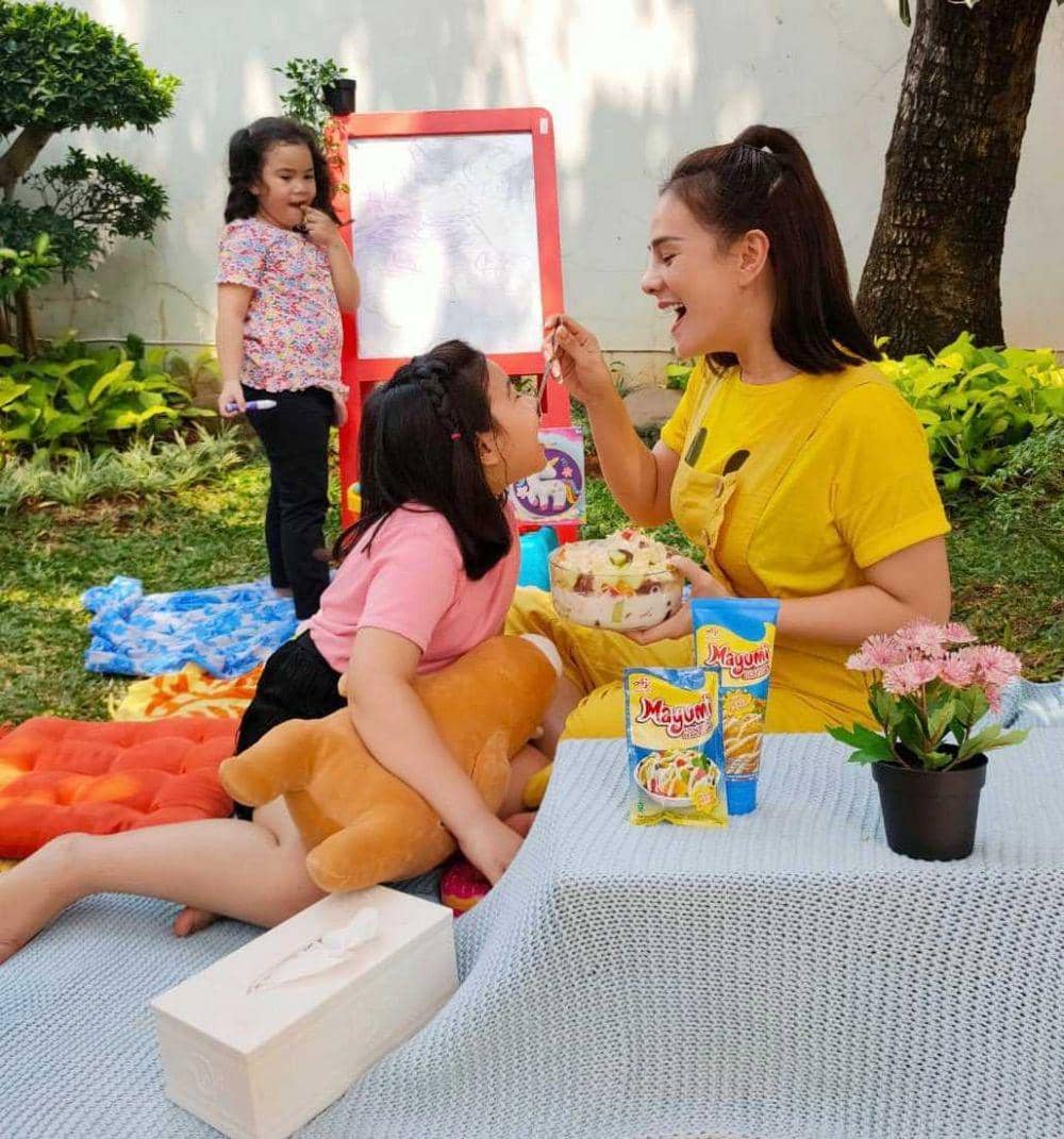 instagram.com/astridtiar127