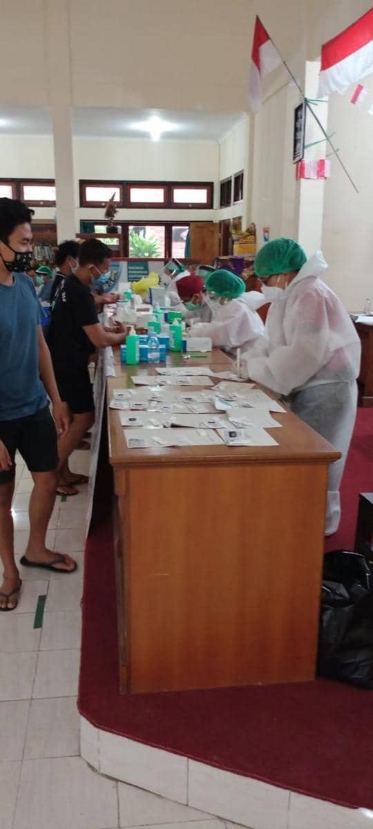 Pelaksanaan Rapid Test bagi petugas KPPS serangkaian Pilwali Kota Denpasar (Dok.IDN Times/Humas Pemkot Denpasar)