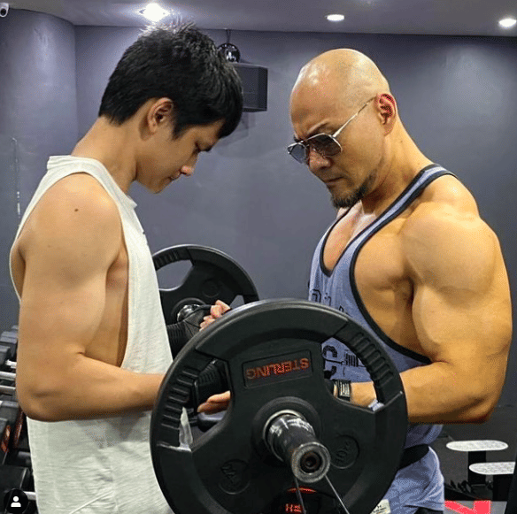 instagram.com/azkacorbuzier