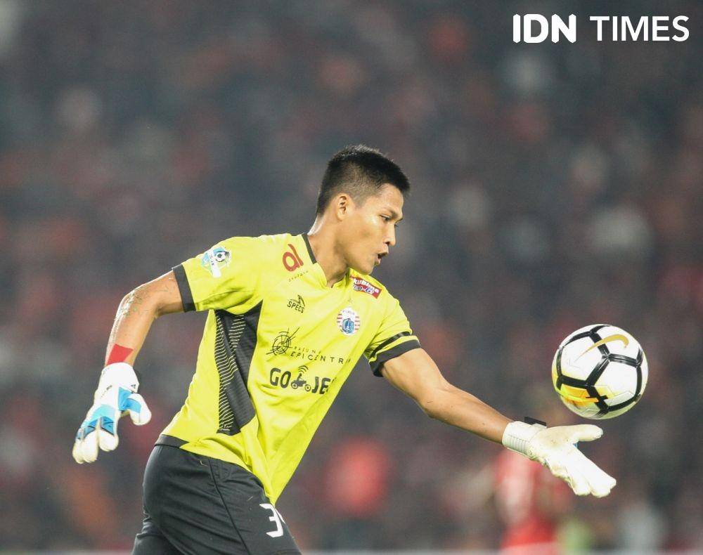 Penjaga gawang Badak Lampung, Daryono tutup usia pada Senin (9/11/2020). (IDN Times/Herka Yanis)