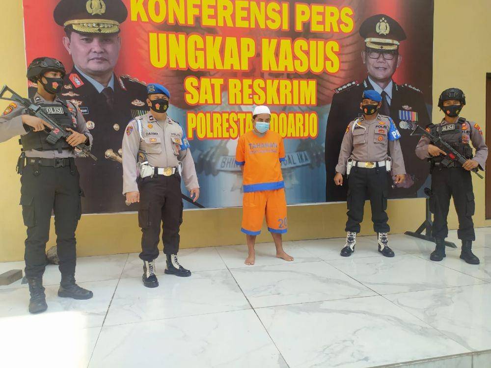 Joko Ristiawan (32), sopir truk sekaligus tersangka penghinaan kepada polisi. Dok istimewa