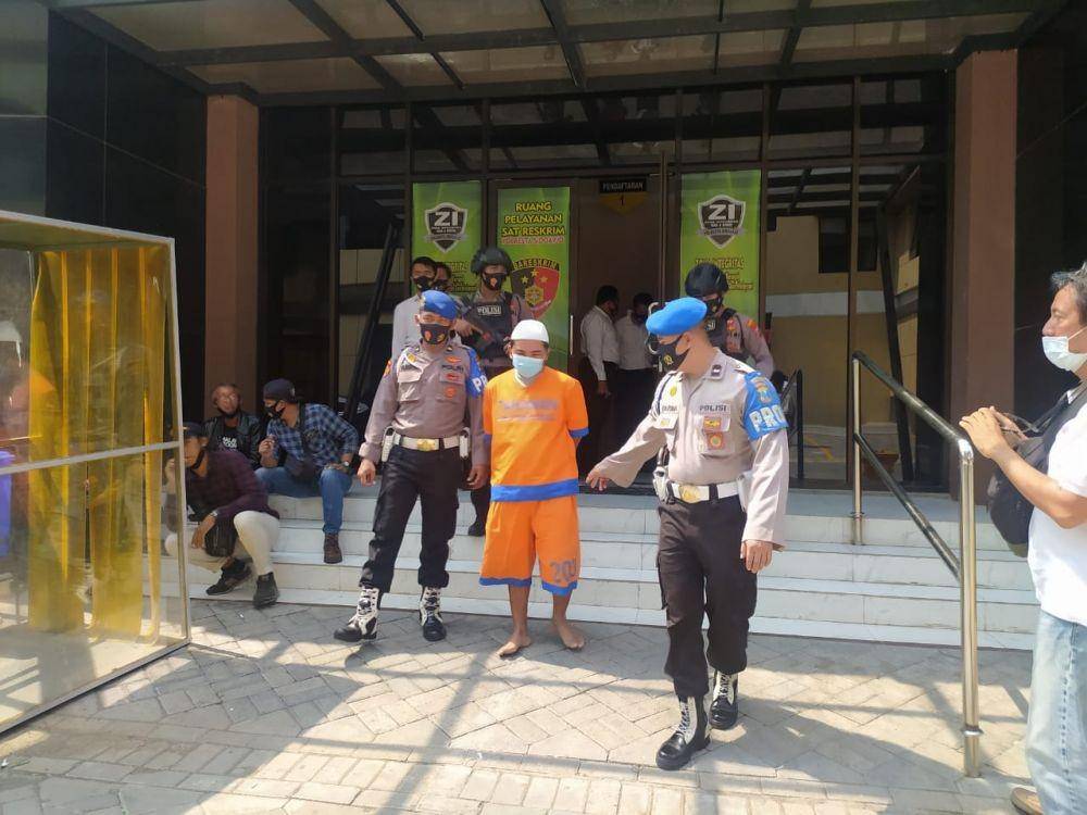 Joko Ristiawan (32), sopir truk sekaligus tersangka penghinaan kepada polisi. Dok istimewa