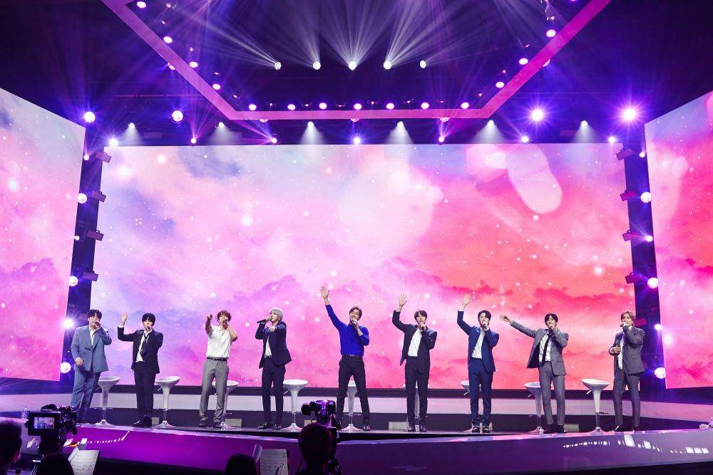 Super Junior (dok. SMTOWN)