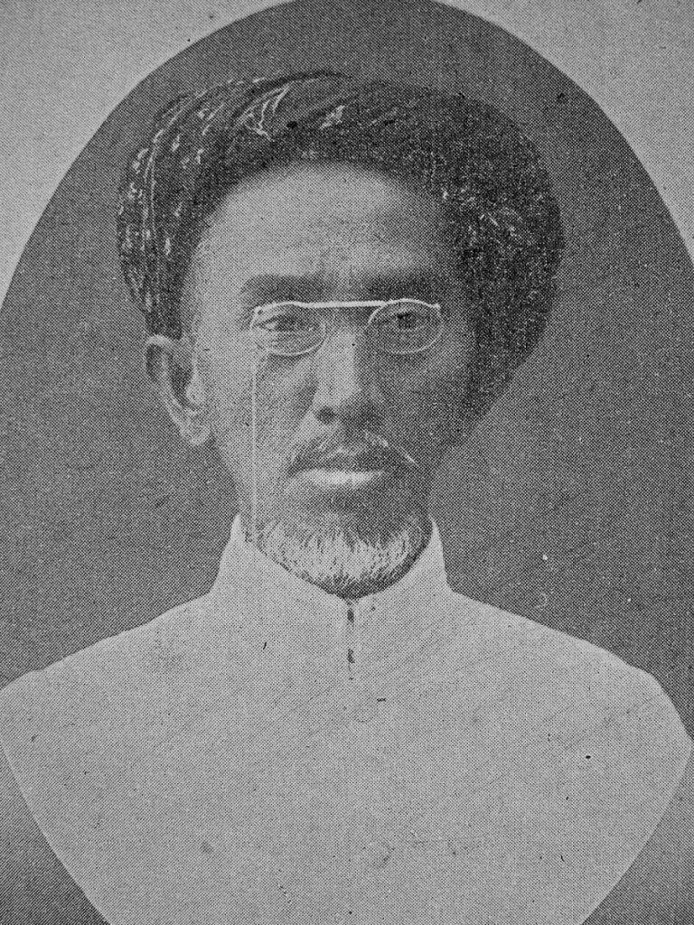 KH. Ahmad Dahlan (Wikipedia/id.wikipedia.org/wiki/Berkas:Ahmad_Dahlan.jpg#/media/Berkas:Ahmad_Dahlan.jpg)