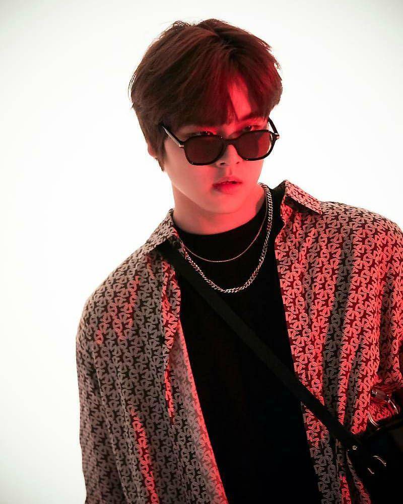 Instagram.com/official.dohyon