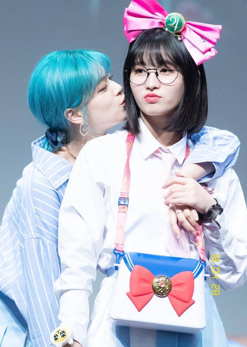 Twitter.com/JeongYeonStudio