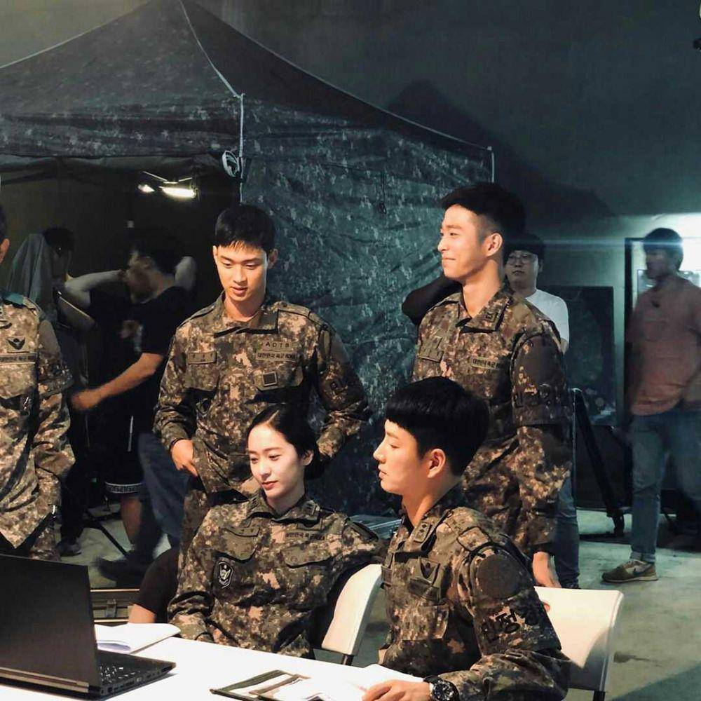 Intip 10 Momen Keseruan  di Balik Layar Para Pemain KDrama 'Search'