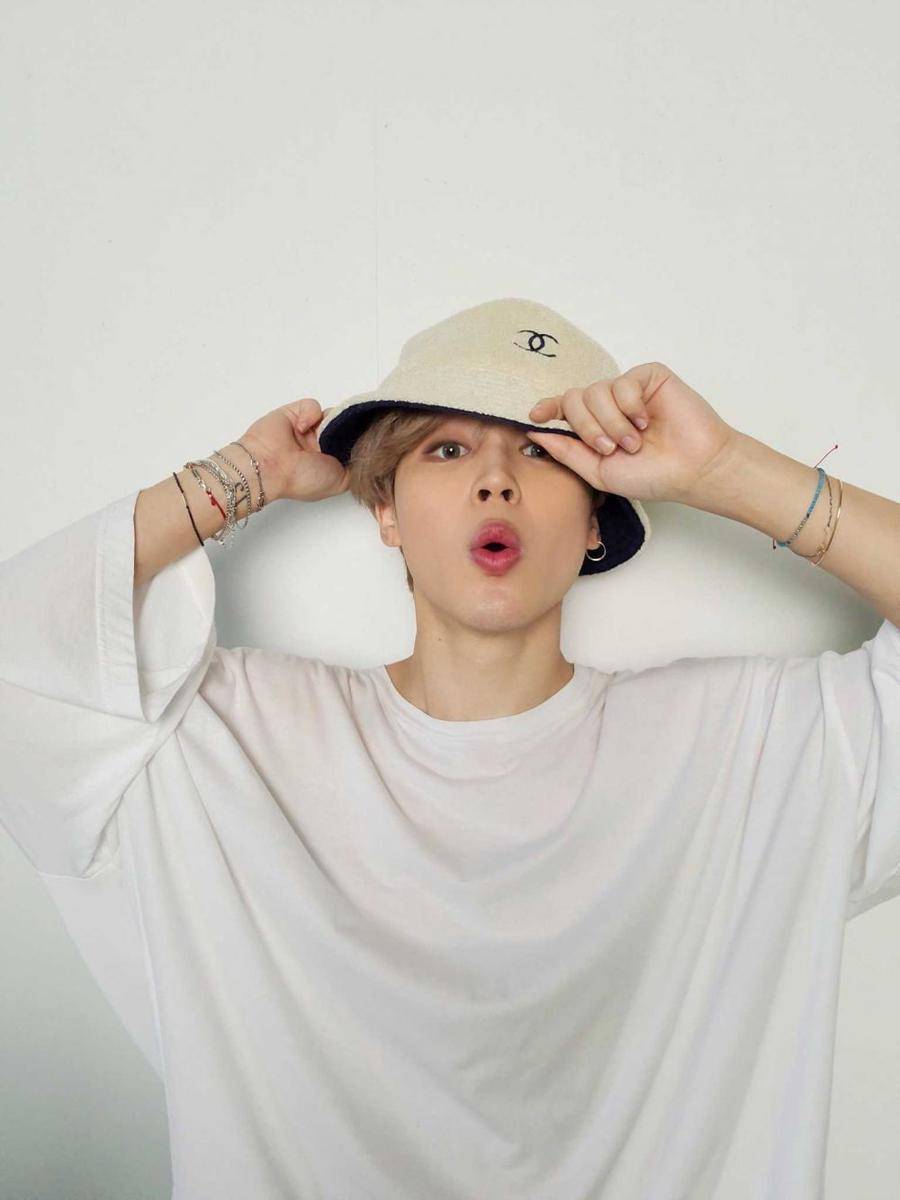 twitter.com/BTS_twt