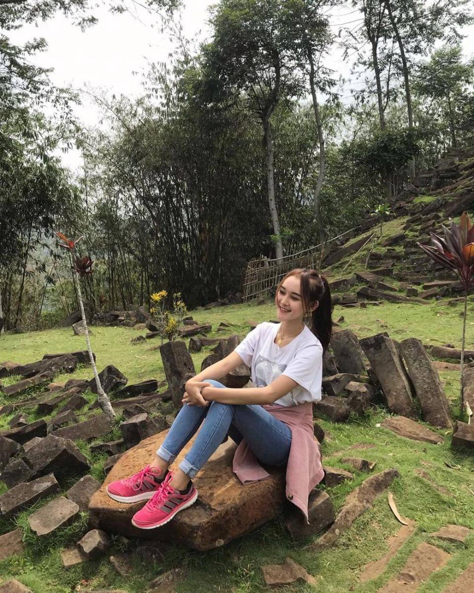 Instagram.com/intanrose_