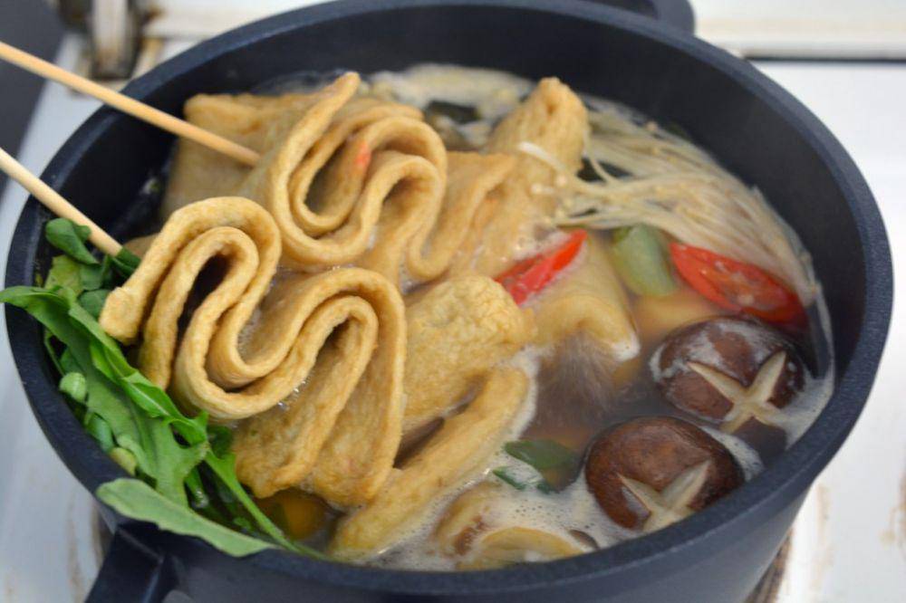 kimchiandbasil.com