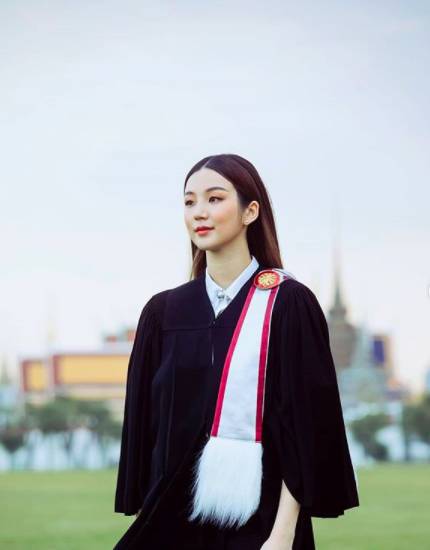 instagram.com/thanaerngnin
