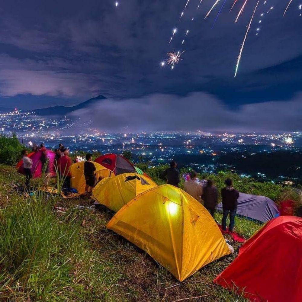 Bukit Alesano (Instagram.com/campingbogor)
