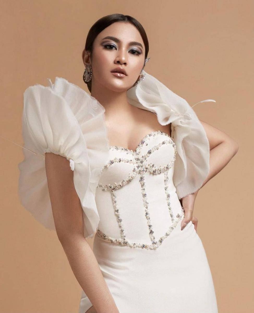 instagram.com/mahaliniraharja