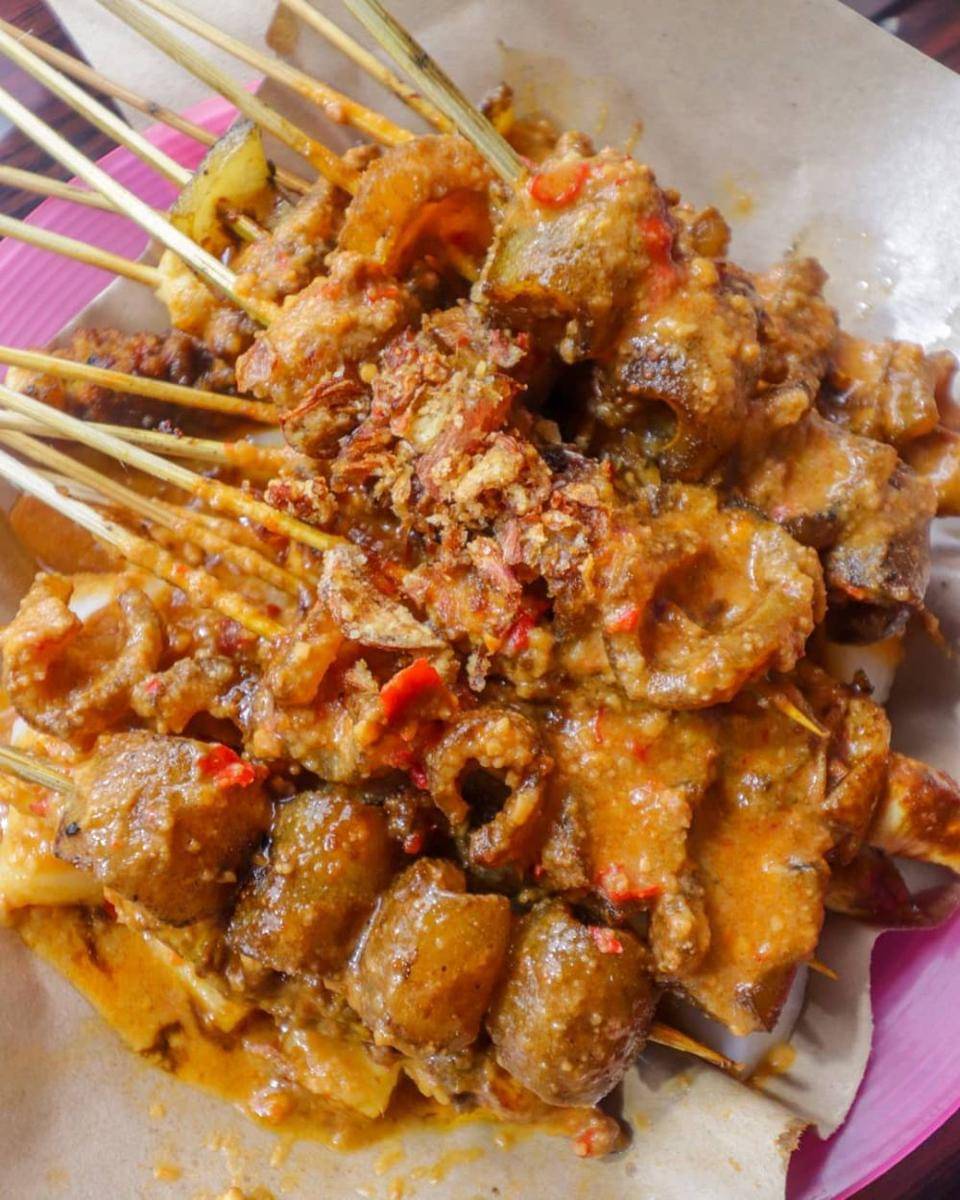 instagram.com/eatandcouple