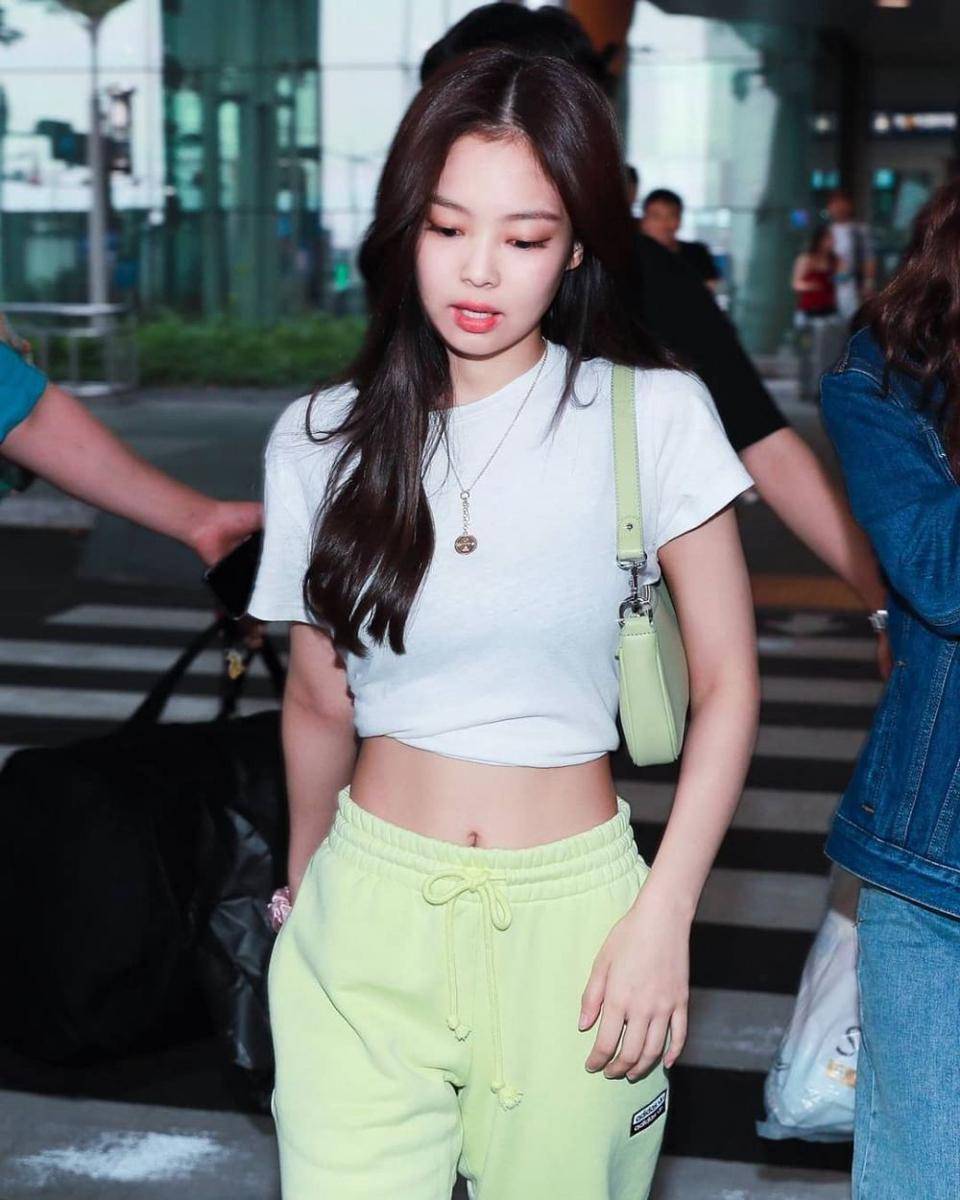 instagram.com/jennieblackspnk