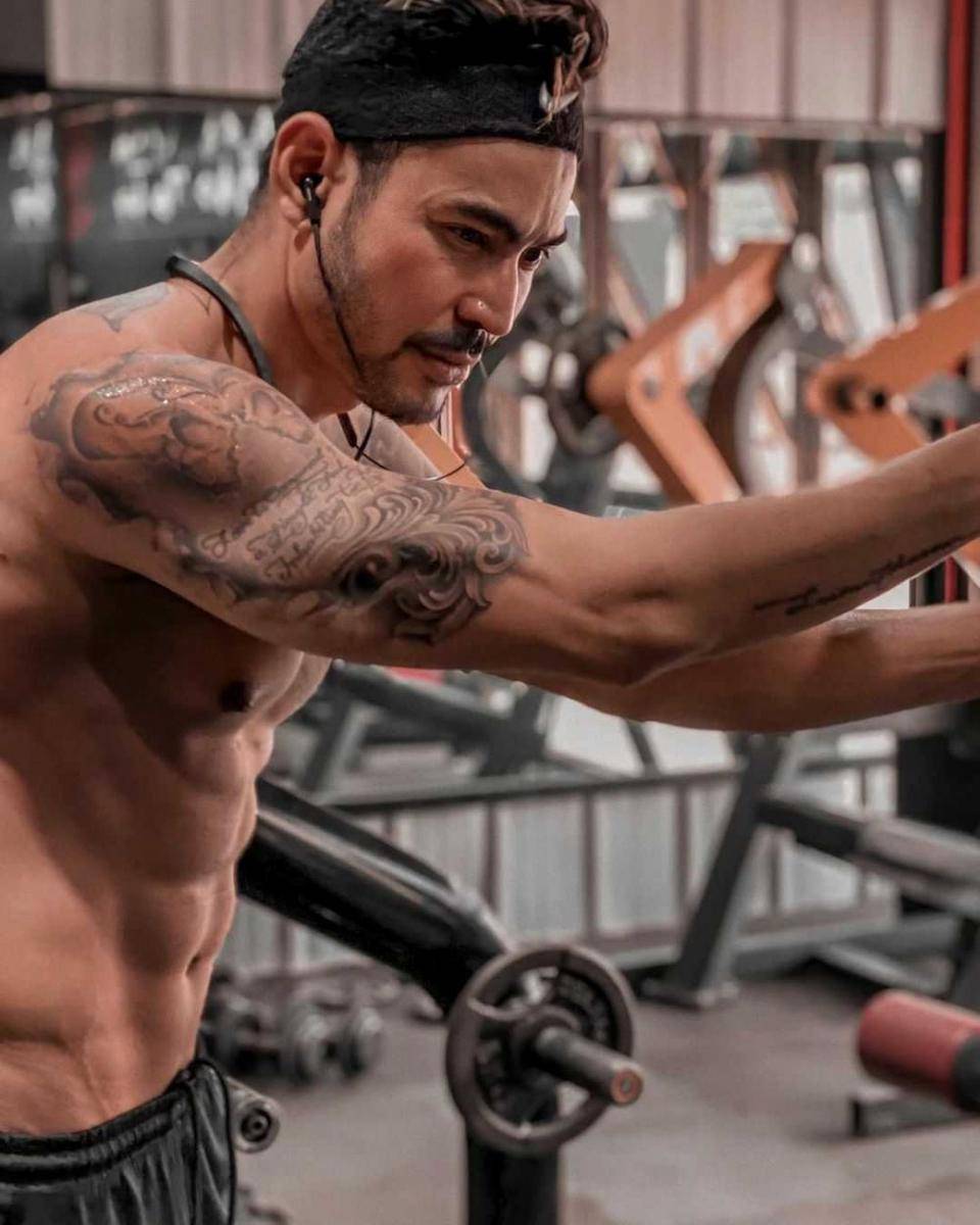 instagram.com/robbypurba