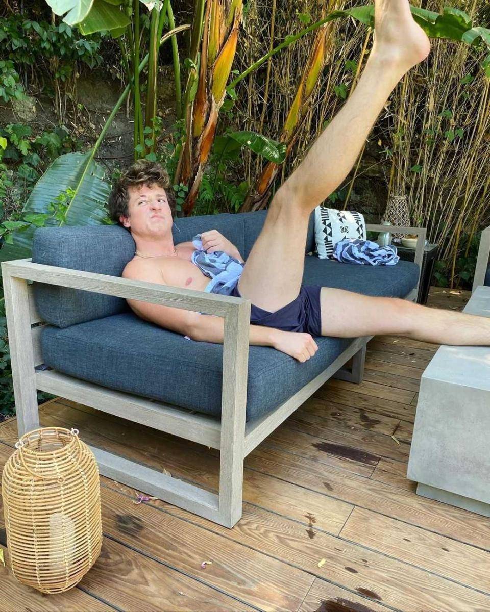 instagram.com/charlieputh