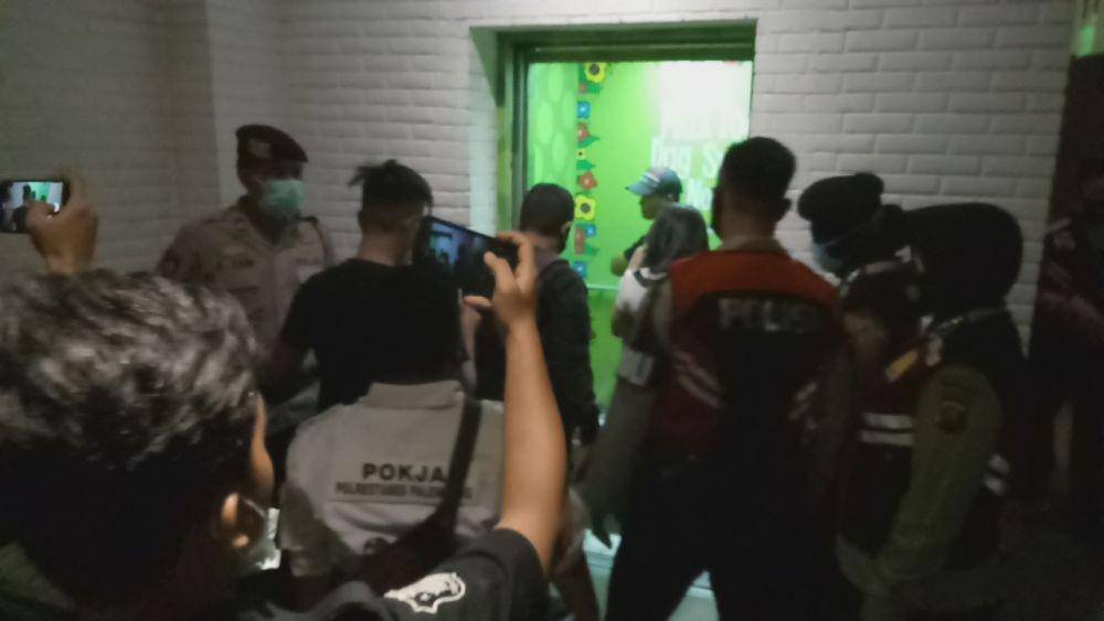 Razia Unit Sabhara Polrestabes Palembang ke sejumlah penginapan (IDN Times/istimewa)