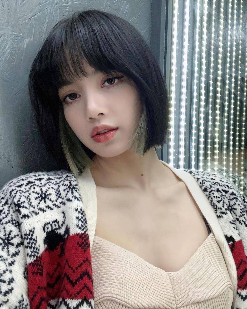 instagram.com/lalalalisa_m