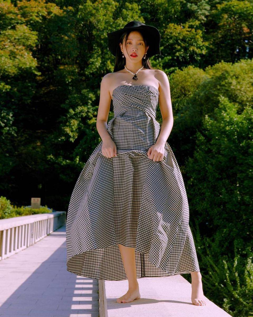 Yeri Red Velvet (Dok. Noblesse Men via instagram.com/yerimiese)