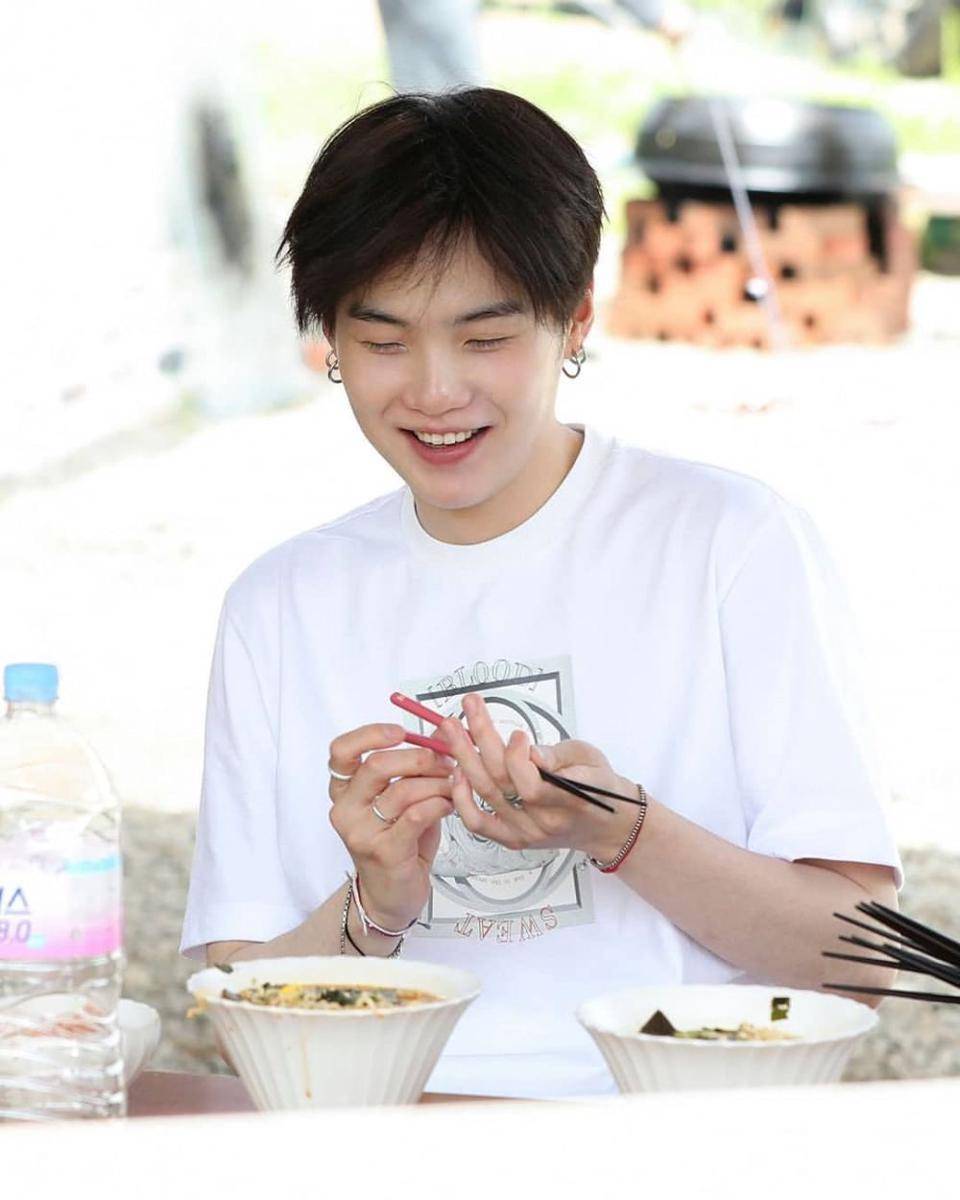 instagram.com/bts.suga