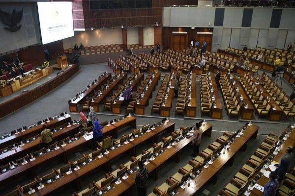 Ilustrasi ruang sidang di DPR (ANTARA FOTO/Puspa Perwitasari)