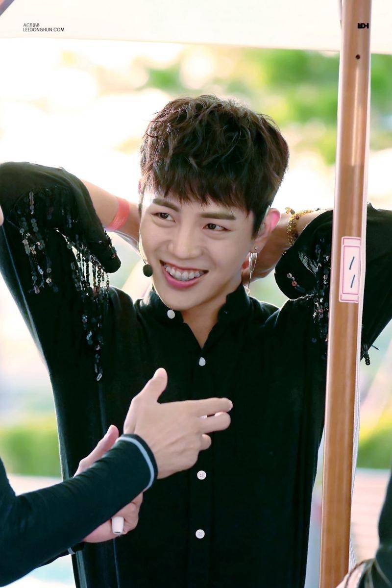 twitter.com/anqelhun (cr. leedonghun_com)