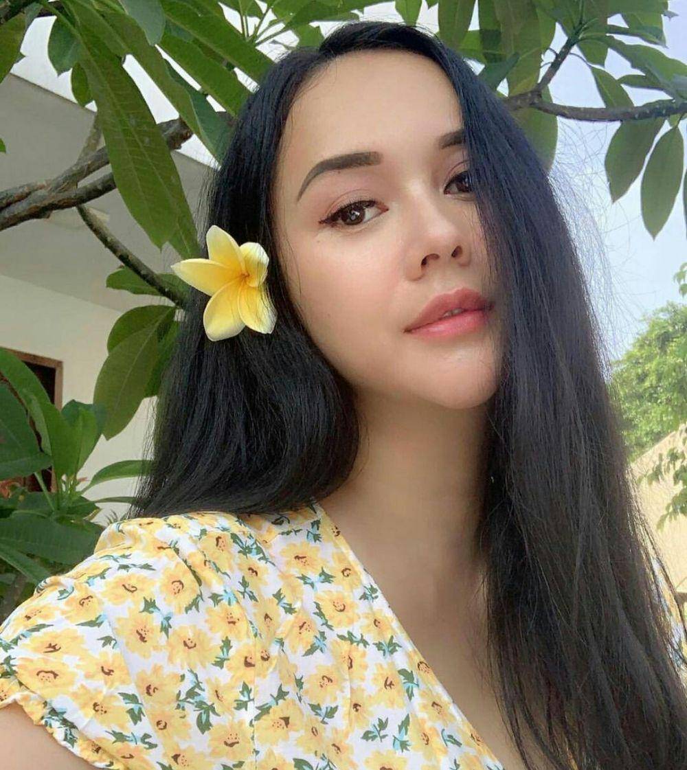 Aura Kasih (instagram.com/aurakasih)