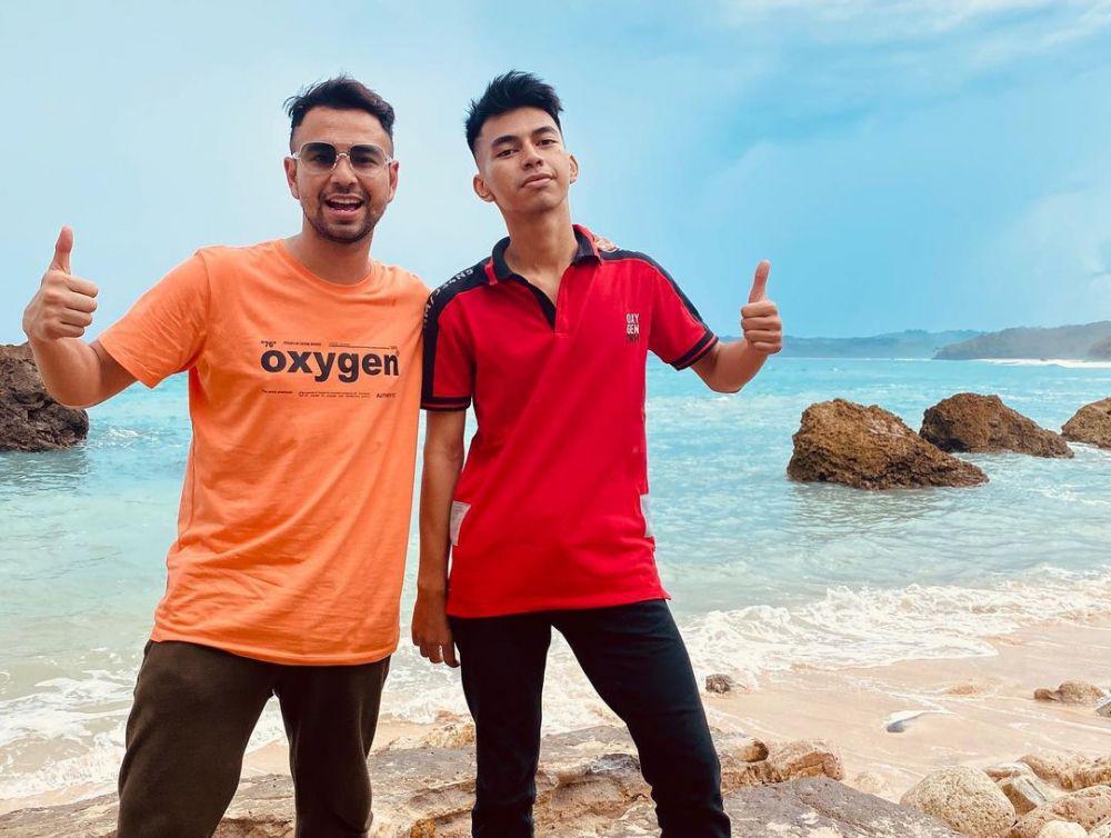 Mirip Tapi Tak Sedarah, 10 Pasang Artis Ini Sering Dikira Kembaran!