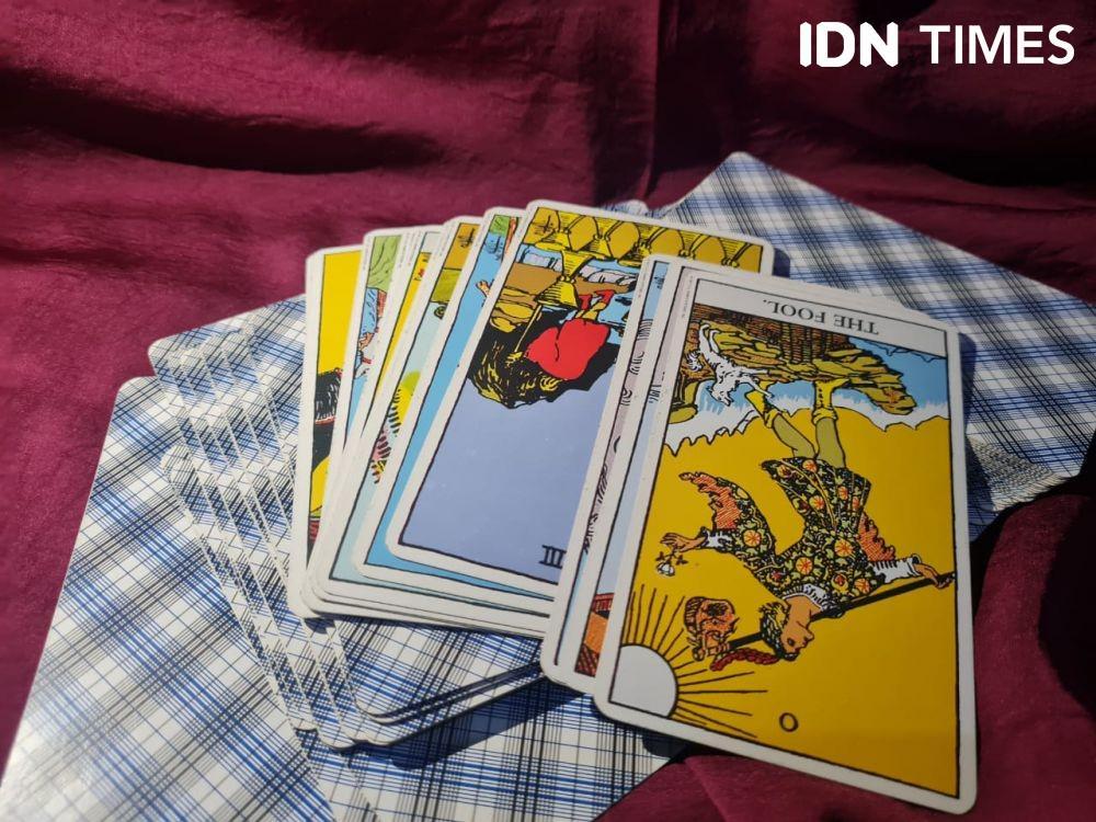 Curhat Lewat Tarot: Jodohmu di Masa Depan, Sang Mantan atau Bukan?