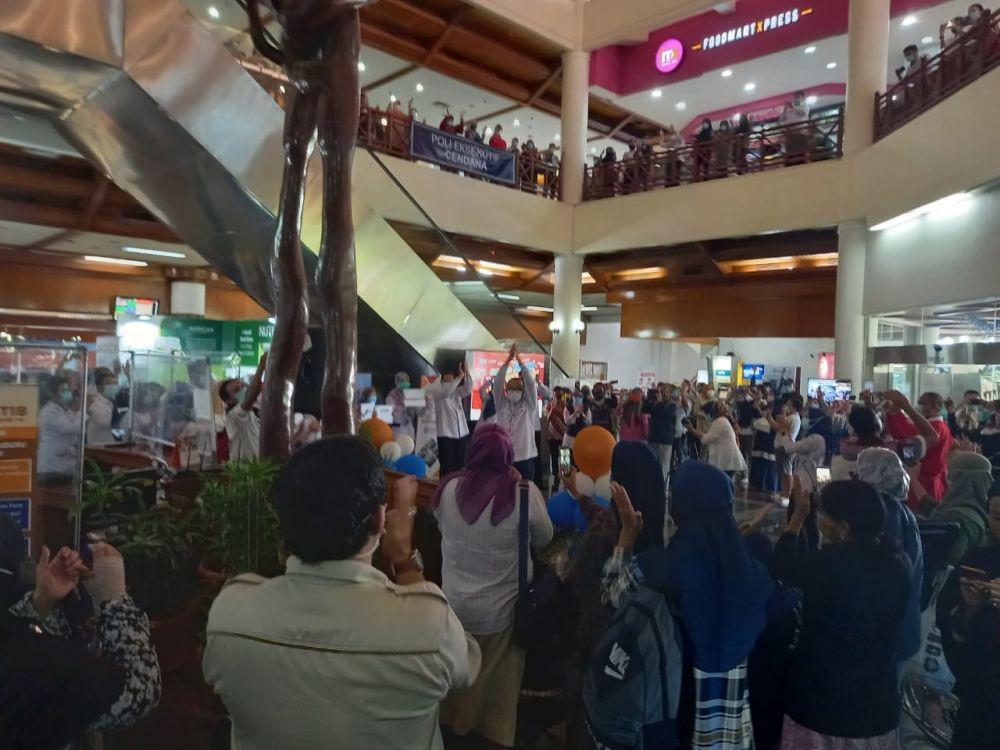 Pasien Hingga Pengunjung RS Dharmais Tepuk Tangan 56 Detik, Ada Apa?