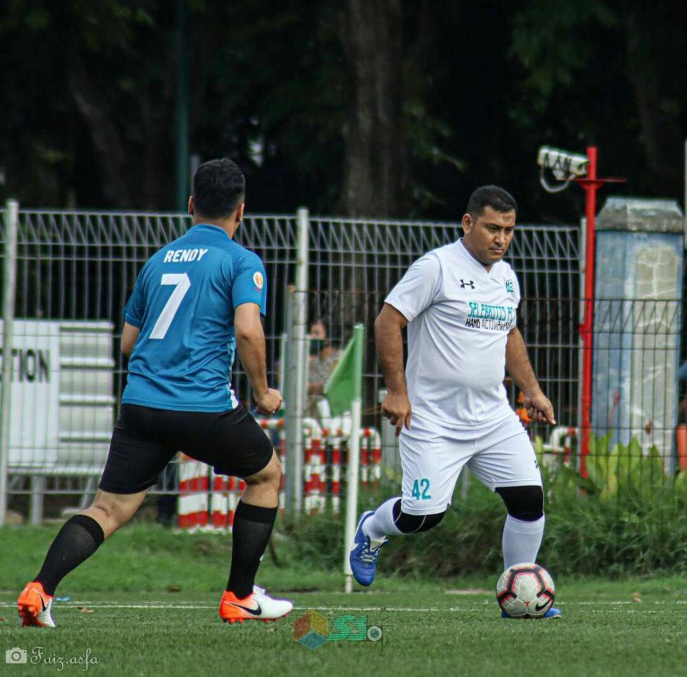 Biasa Kocak, Ini 9 Potret Gagah Said Bajuri saat Bermain Sepak Bola