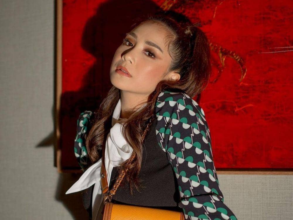 10 Barang Gak Berguna Nagita Slavina Tapi Harganya Bikin Bokek!