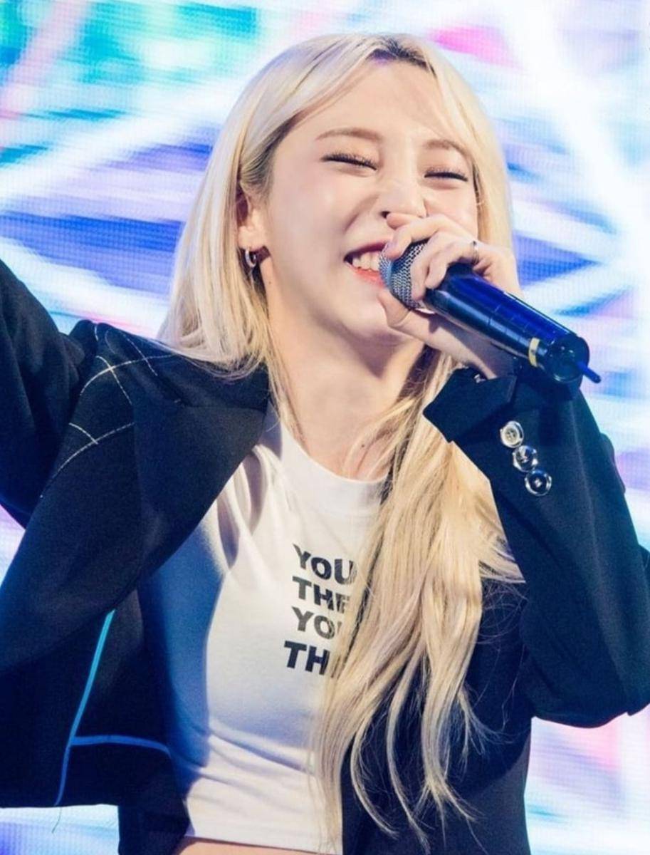 Instagram.com/moonbyul.room