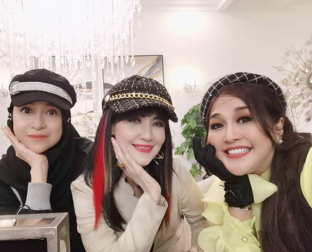 Dikenal dengan Tiga Dara, 10 Potret Akrab Ita, Paramitha, dan Sylvana