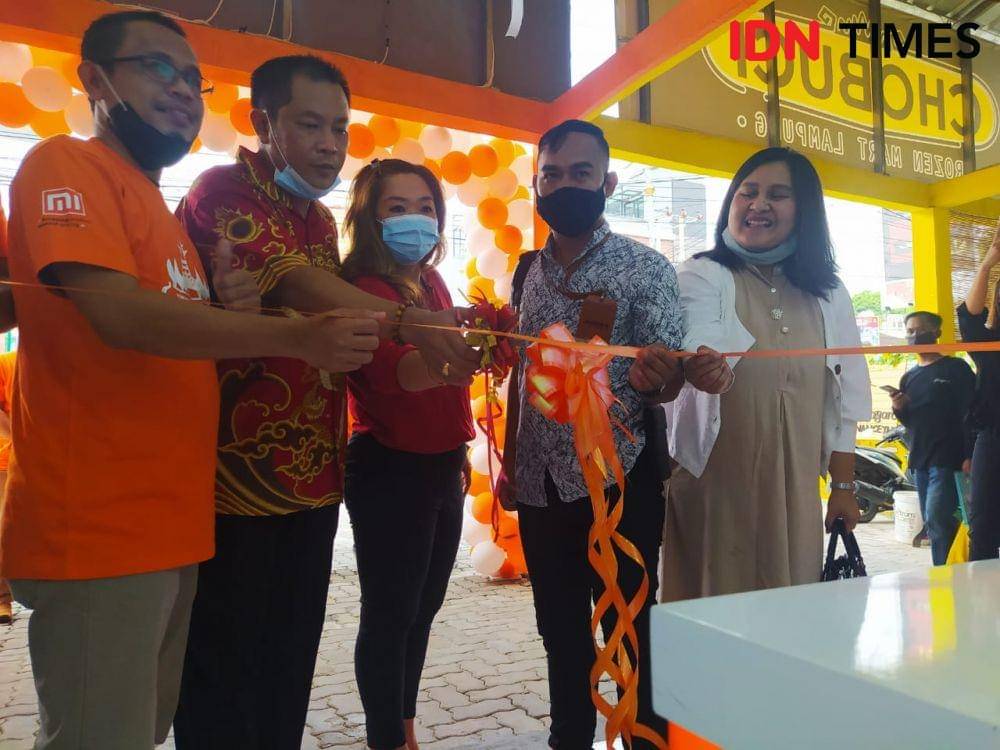 Mi Shop Diponegoro Bandar Lampung resmi grand opening, Minggu (15/11/2020). (IDN Times/Martin L Tobing).