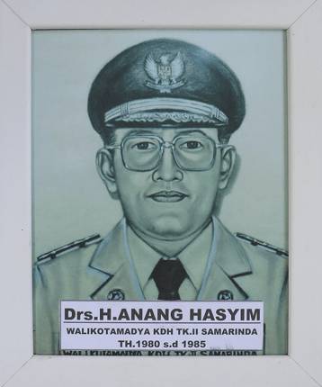 Anang Hasyim adalah wali kota keempat Samarinda. Sipil kedua yang menjabat sebagai pamong. Kerja-kerja Kadrie yang belum tuntas dia lanjutkan (karamumus.samarindakota.go.id/istimewa)
