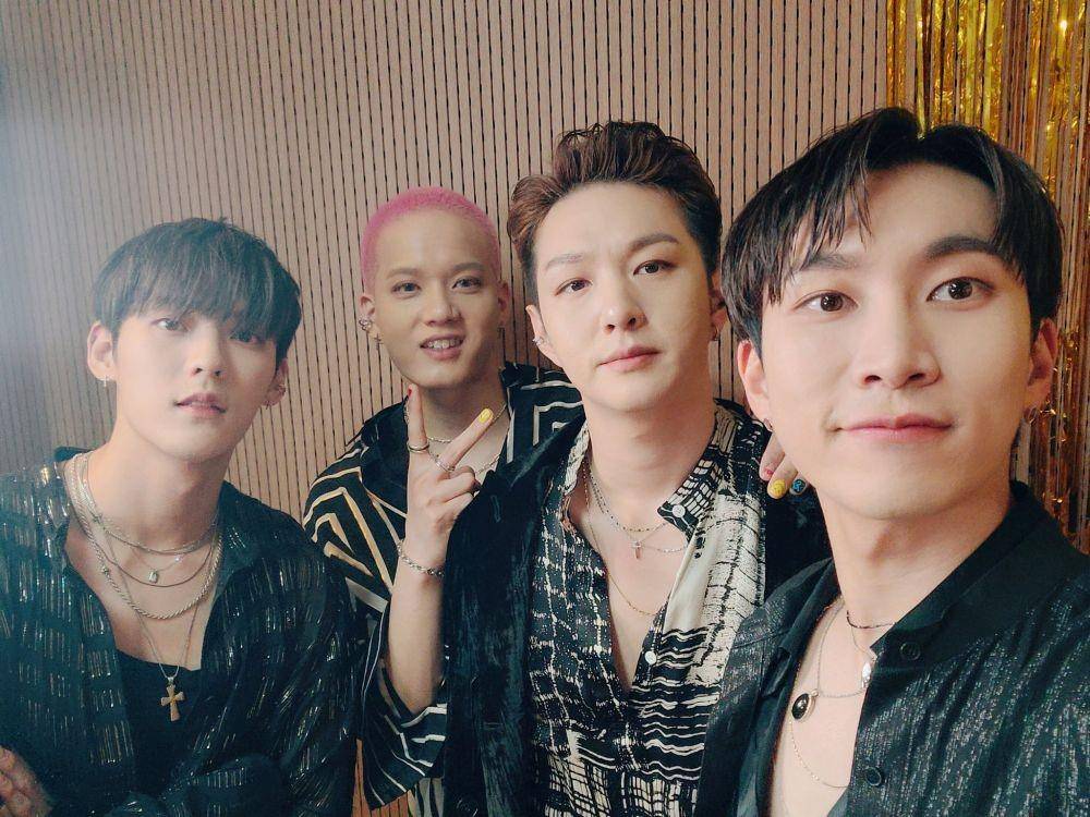 twitter.com/OFFICIALBTOB