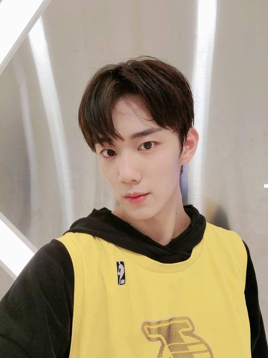 twitter.com/P1H_official