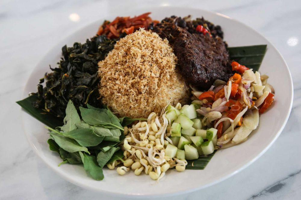 Resep Nasi Ulam, Makanan Khas Betawi yang Rasanya Mantap Banget!