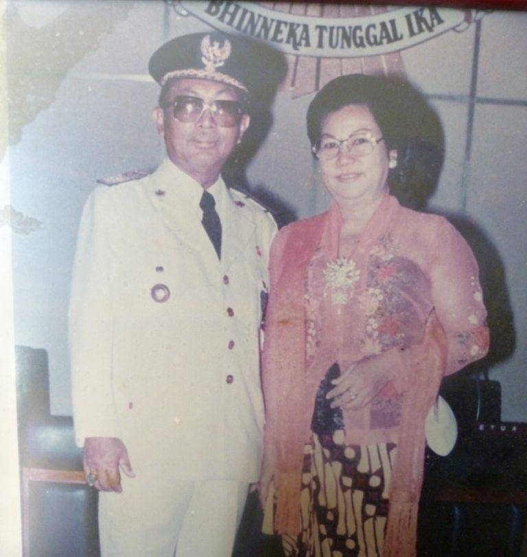 Potret Kadrie Oening bersama sang istri Aminah (Dok.IDN Times/istimewa)
