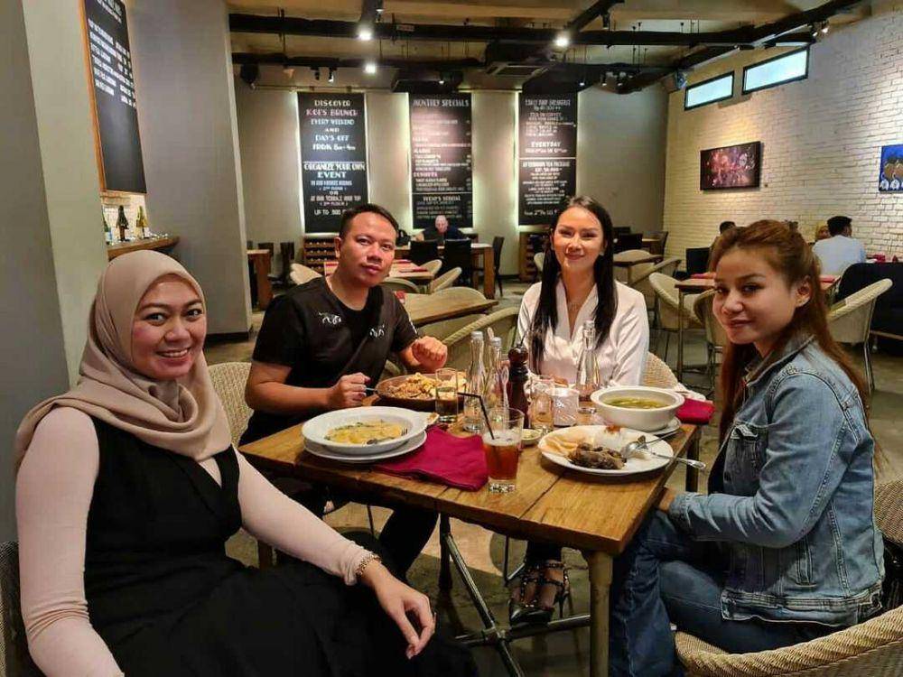 instagram.com/vickyprasetyo777