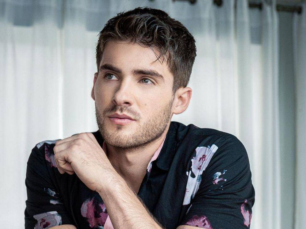 9 Potret Cody Christian, Aktor Serial 'Teen Wolf' yang Bikin Meleleh