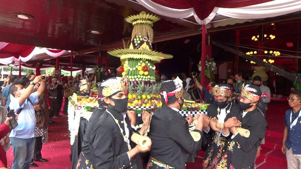 Buceng Wadon dalam upacara adat bersih nagari, IDN Times/ Bramanta Pamungkas