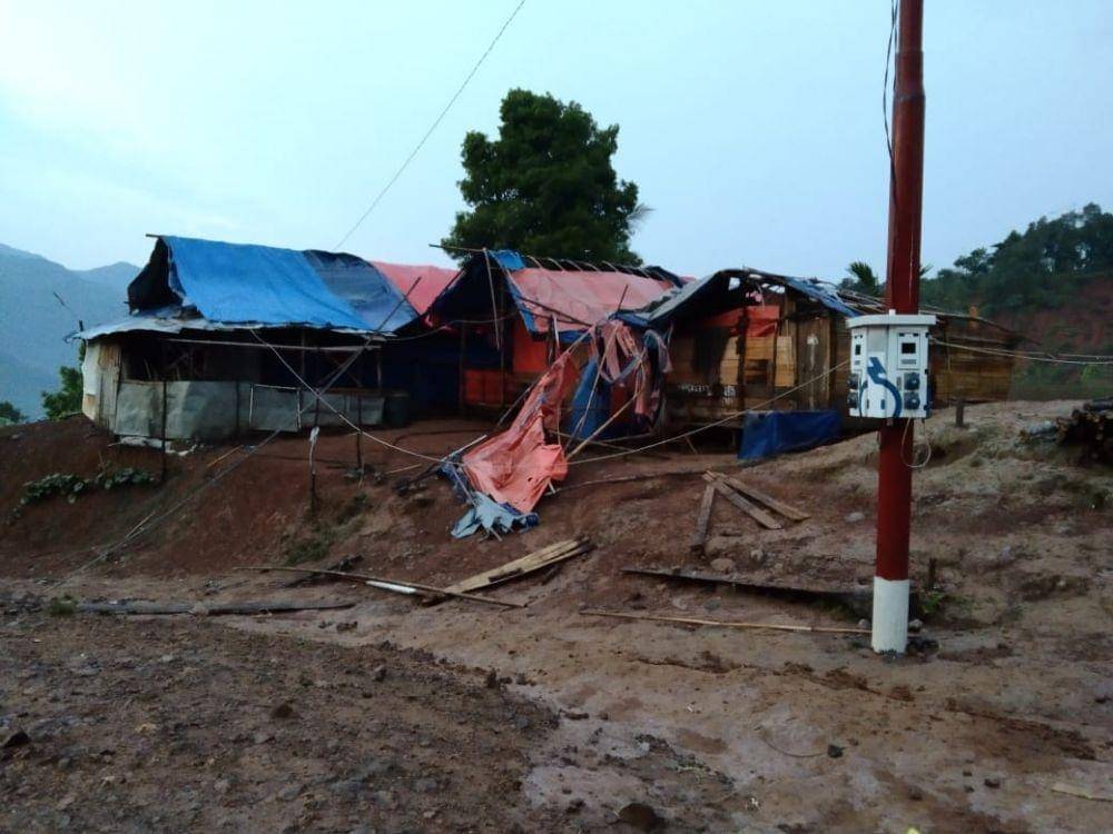 Huntara korban banjir awal tahun di Lebak rusak diterpa angin(Dok. IDN Times/Nanda)