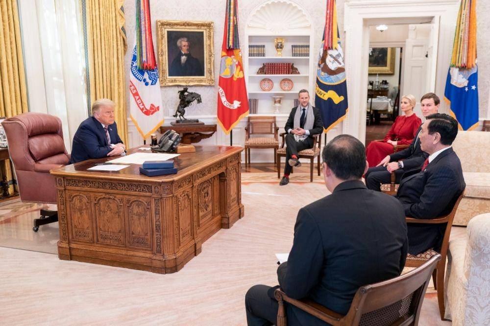 Menko Kemaritiman dan Investasi Luhut Binsar Pandjaitan bertemu Presiden AS Donald Trump (Dok. White House Amerika Serikat)