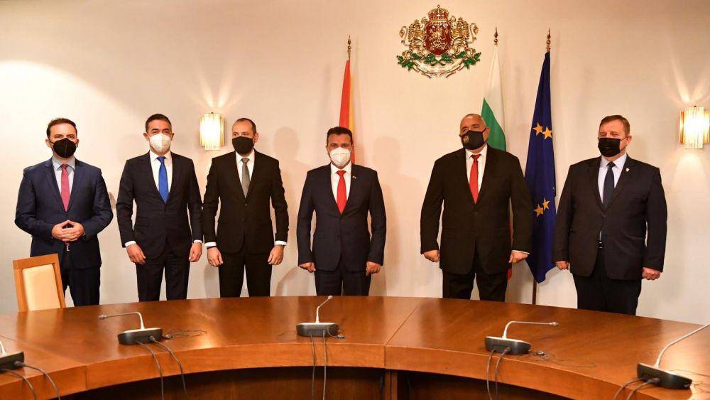 Pertemuan antara PM Makedonia Zoran Zaev dan PM Bulgaria, Boyko Borissov. twitter.com/Bujar_O/