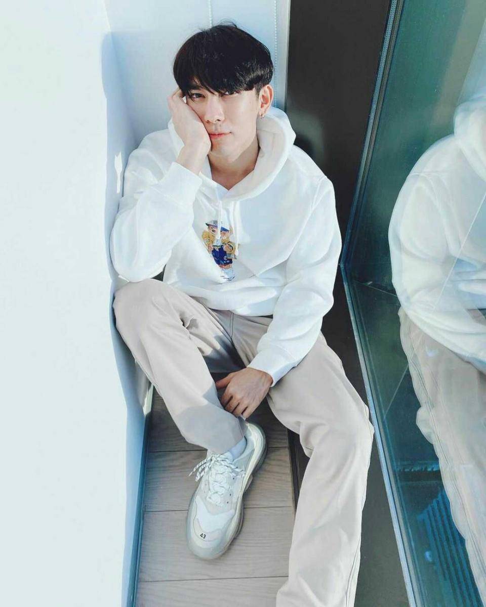 instagram.com/mewsuppasit